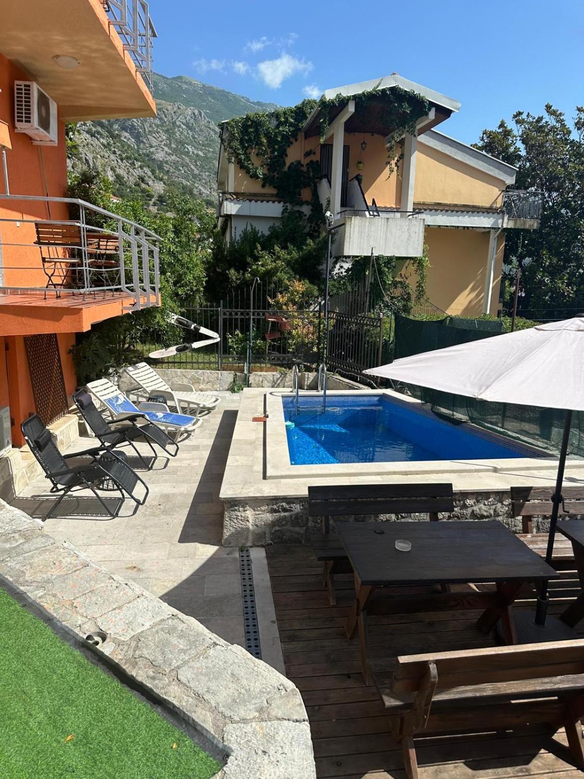 Themis Apart Hotel Kotor Dış mekan fotoğraf