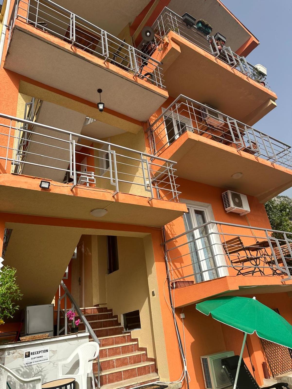 Themis Apart Hotel Kotor Dış mekan fotoğraf
