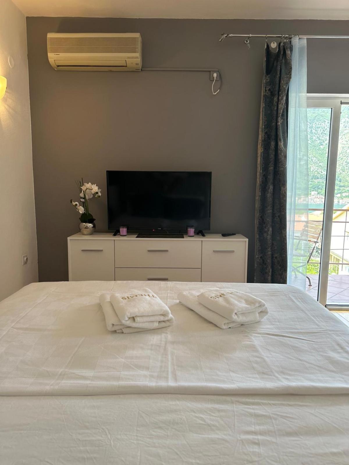 Themis Apart Hotel Kotor Dış mekan fotoğraf